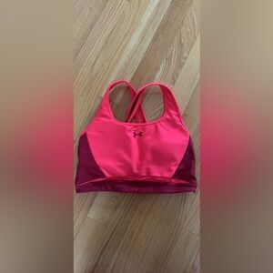 Under Armour Pink Sport bra 💗